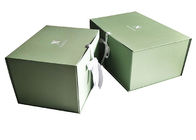 Hộp quà tặng có thể gập lại bằng giấy màu xanh lục nhạt có thể xếp chồng lên nhau để đóng gói quần áo nhà cung cấp