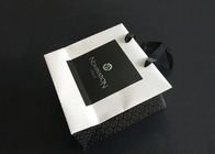 Ribbon xử lý quà tặng in túi giấy mang màu trắng đen bên trong màu vàng không thấm mỡ nhà cung cấp