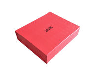 Red Magnetic có thể gập lại hộp quà tặng Hot Foil Đen Logo cho quần áo bao bì nhà cung cấp