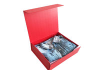 Red Magnetic có thể gập lại hộp quà tặng Hot Foil Đen Logo cho quần áo bao bì nhà cung cấp
