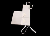 Hộp carton vuông phẳng màu trắng carton với Ribbon mở / đóng cửa nhà cung cấp