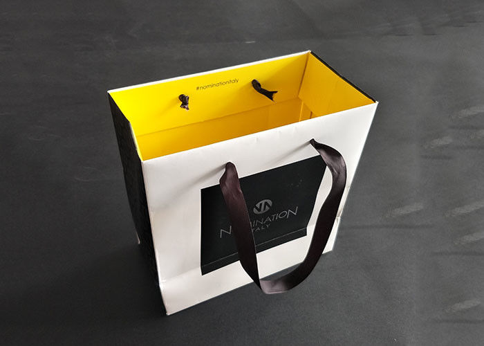 Túi giấy có nhãn hiệu màu đen và trắng với Ribbon xử lý chất lượng đảm bảo sóng nhà cung cấp
